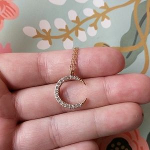 Nwot dainty crystal crescent moon charm necklace